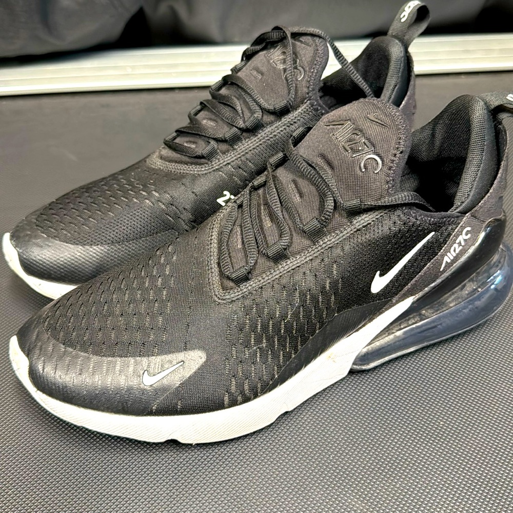 Like new Nike 270 air max size 11.5